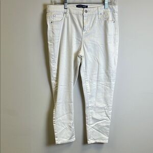 Celebrity Blues Women’s Size 10 Petite White Skinny Jeans